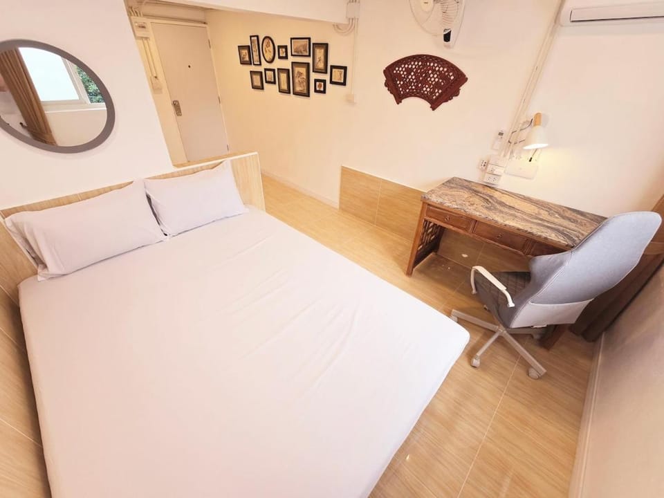 Crane nest 2 mezzanine opaque view Apartment in Bangkok