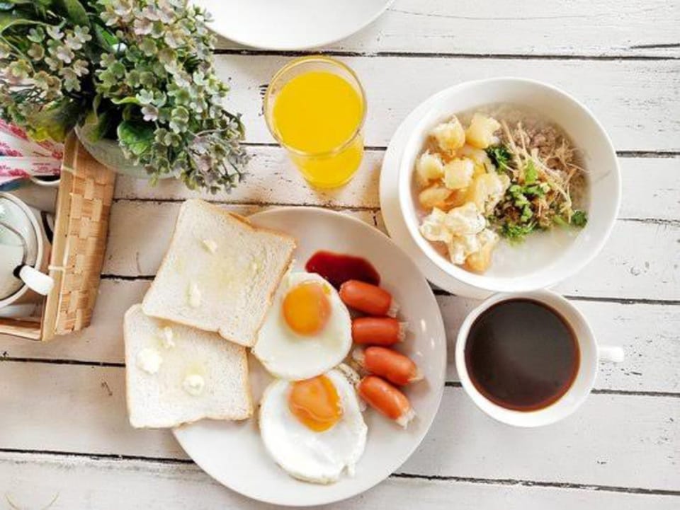 Restaurant/places to eat, Food and drinks, Breakfast