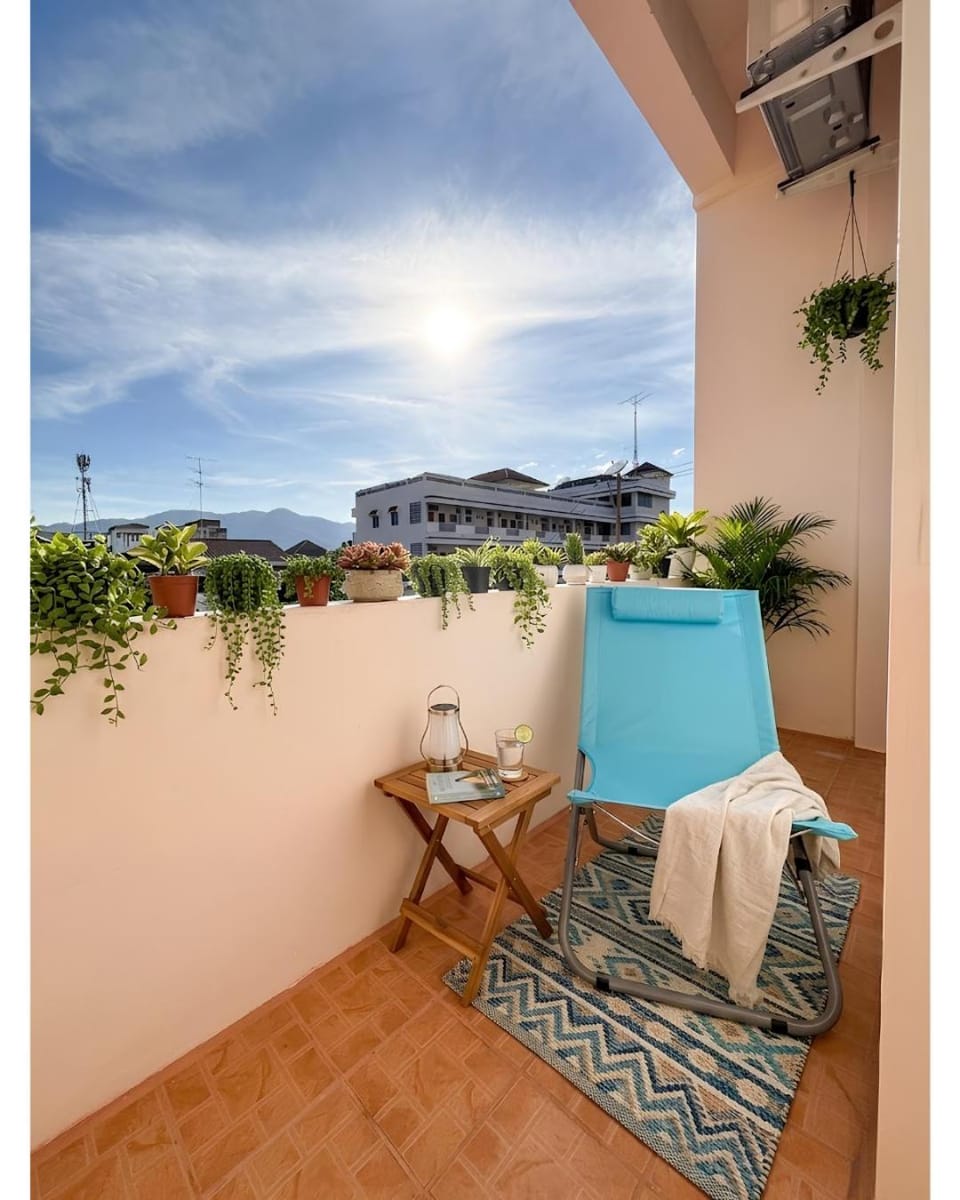 Property building, Day, View (from property/room), Balcony/Terrace, Living room, Seating area, sunbed