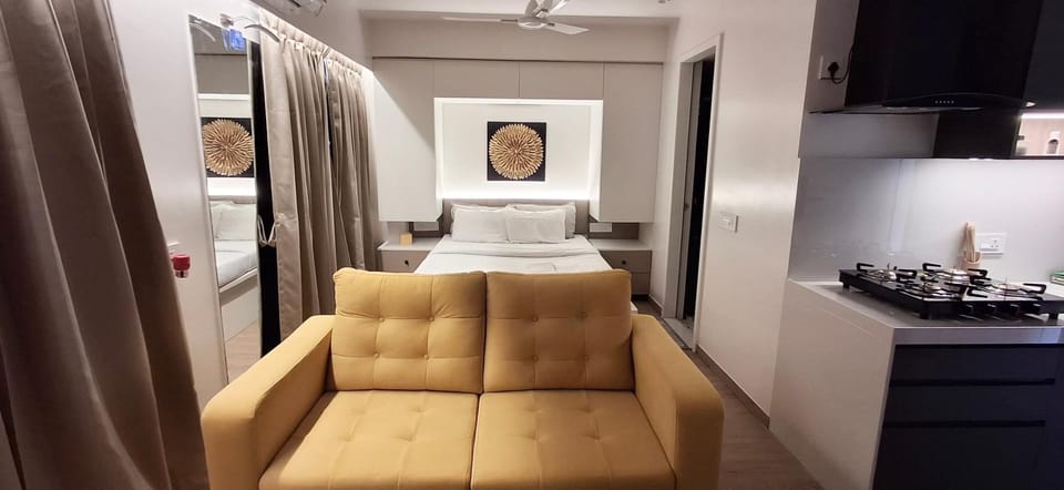 Neon Vimannagar studio near Pune Airport Symbiosis College 5 min walk Apartment in Pune