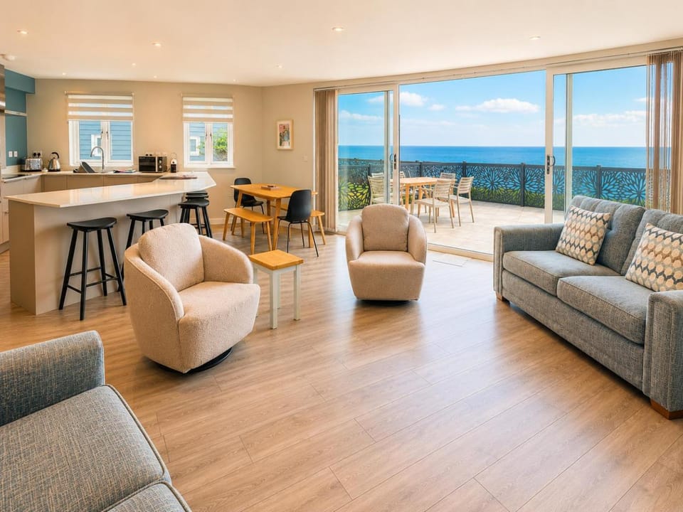 Dog-Friendly 3-Bed Apartment, Ocean Views, Large Terrace - Westward Ho! Apartment in Westward Ho