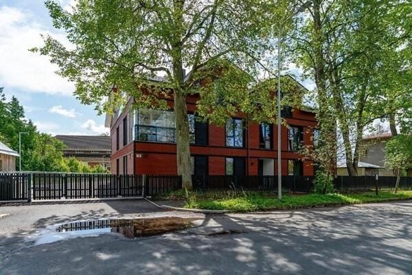 Property building, Street view, Quiet street view