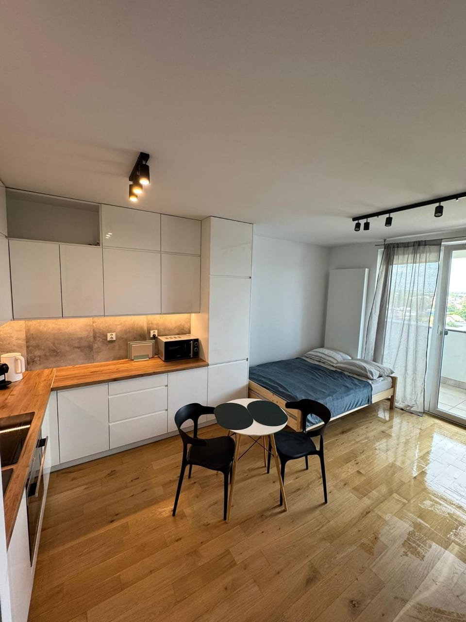 Kitchen or kitchenette, stove