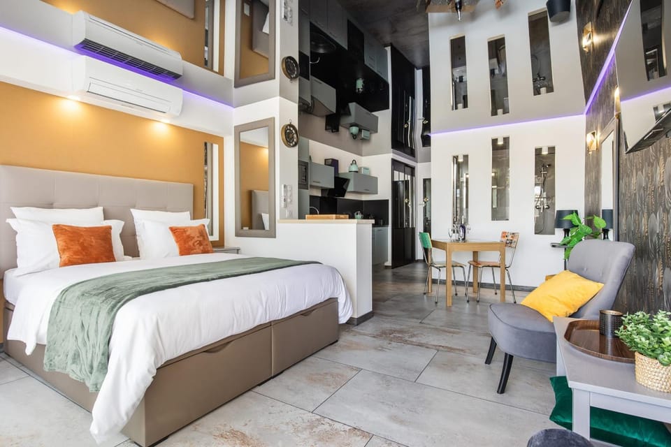 Communal lounge/ TV room, TV and multimedia, Kitchen or kitchenette, Bedroom