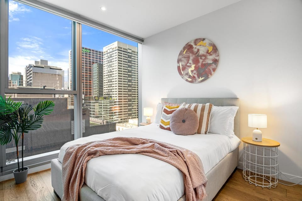 F1 Grand Prix Melbourne CBD 2 Bedroom Apartment with Pool Gym and City Views Apartment in Melbourne