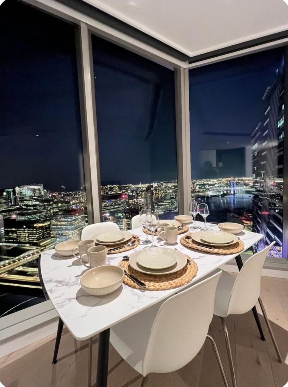 Melbourne Centre Tower 2Bed 2Bath Apartment in Melbourne