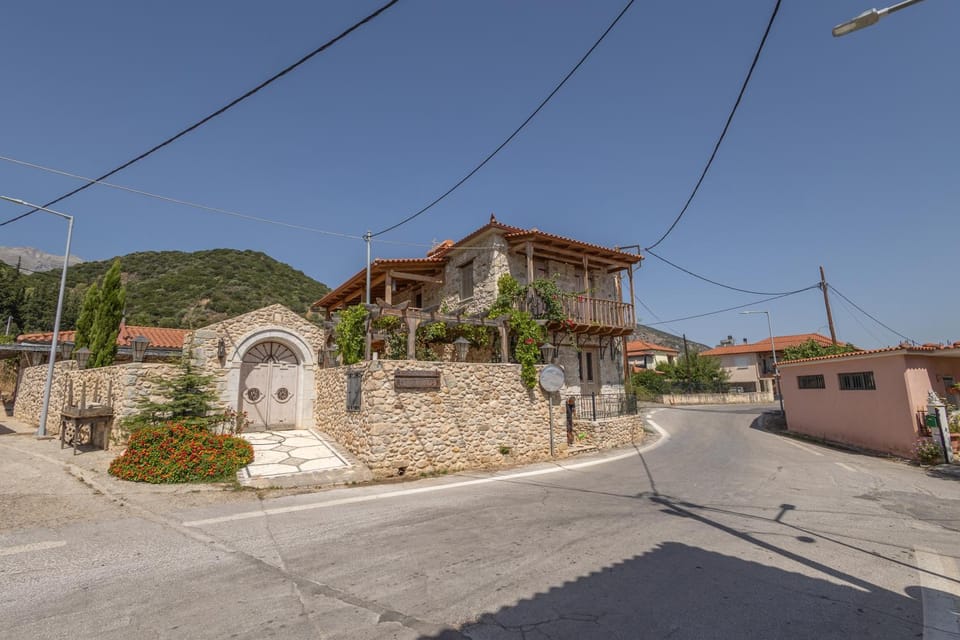 Ξενώνας Πελασγός Bed and Breakfast in Peloponnese Region