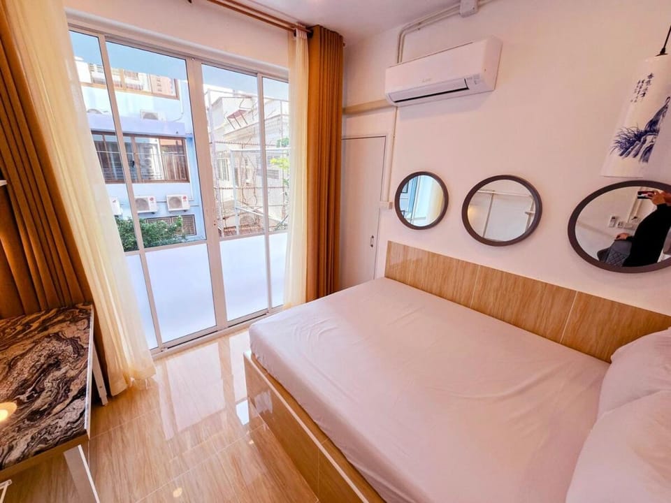 Crane nest 5 townhouses view with french balcony Apartment in Bangkok