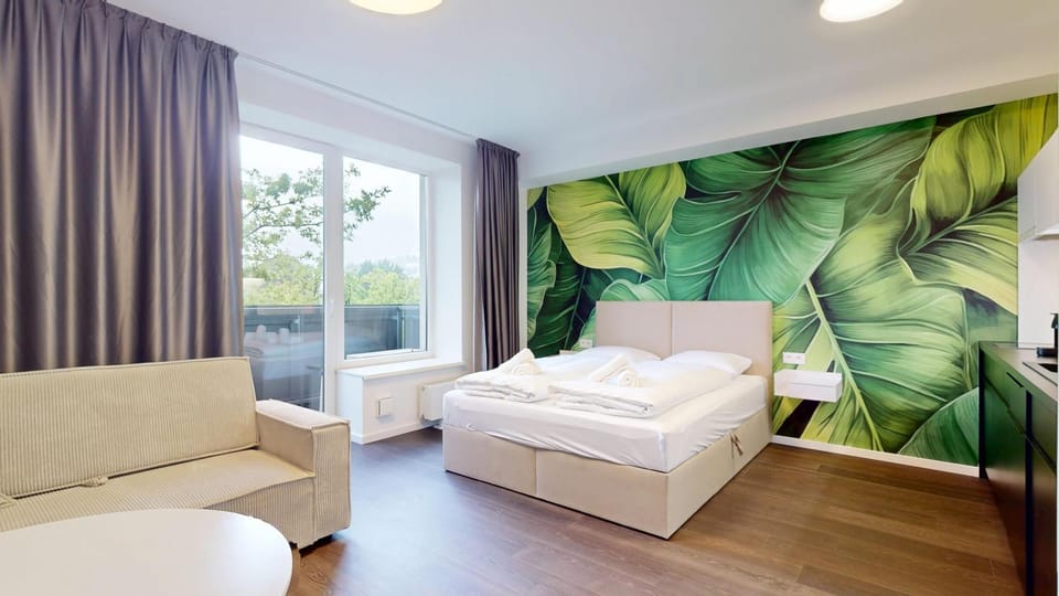 Bed, Photo of the whole room, Seating area, Bedroom, towels