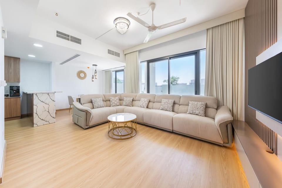Communal lounge/ TV room, TV and multimedia, Living room, Seating area, Evening entertainment, air conditioner