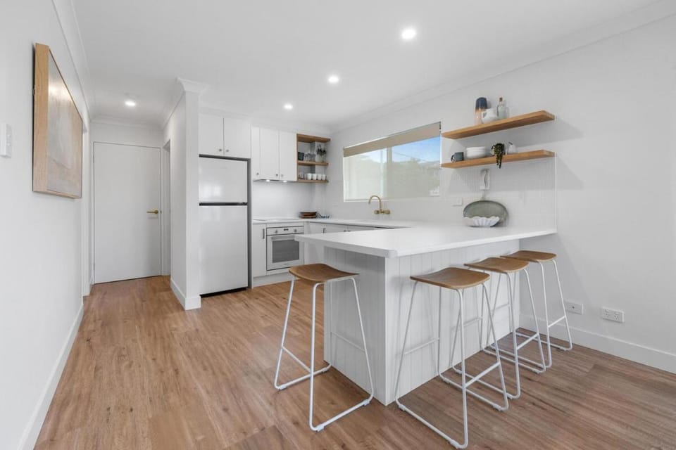 Kitchen or kitchenette, oven
