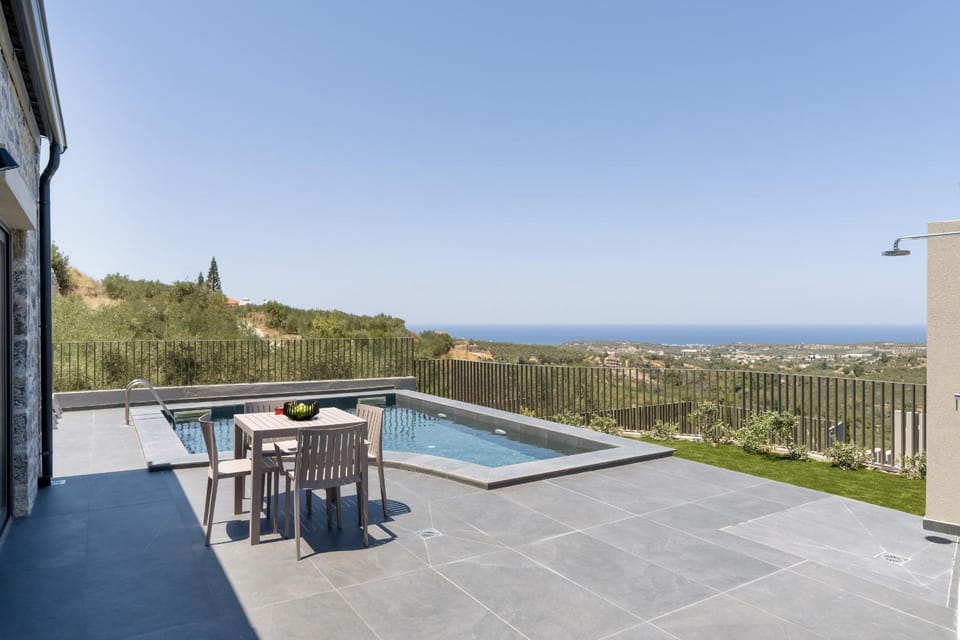 Patio, Day, View (from property/room), Balcony/Terrace, Dining area, Pool view, Sea view, Swimming pool, sunbed