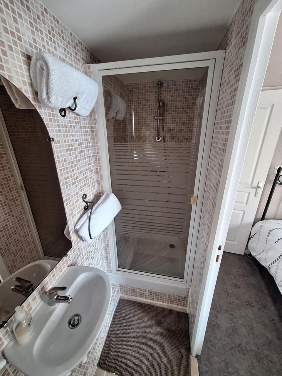 Gite avec piscine privée House in Auvergne-Rhône-Alpes