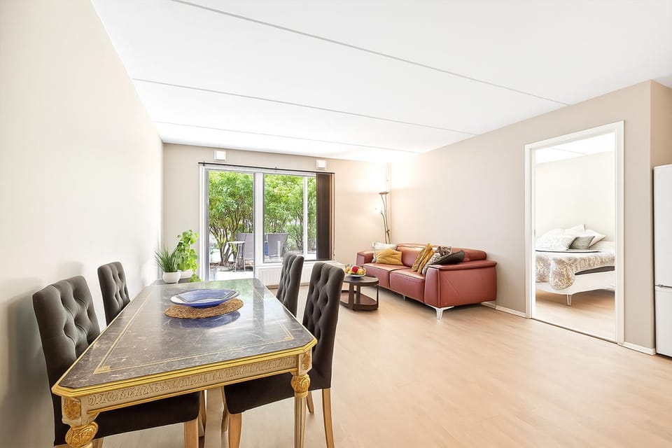 Living room, Seating area, Dining area