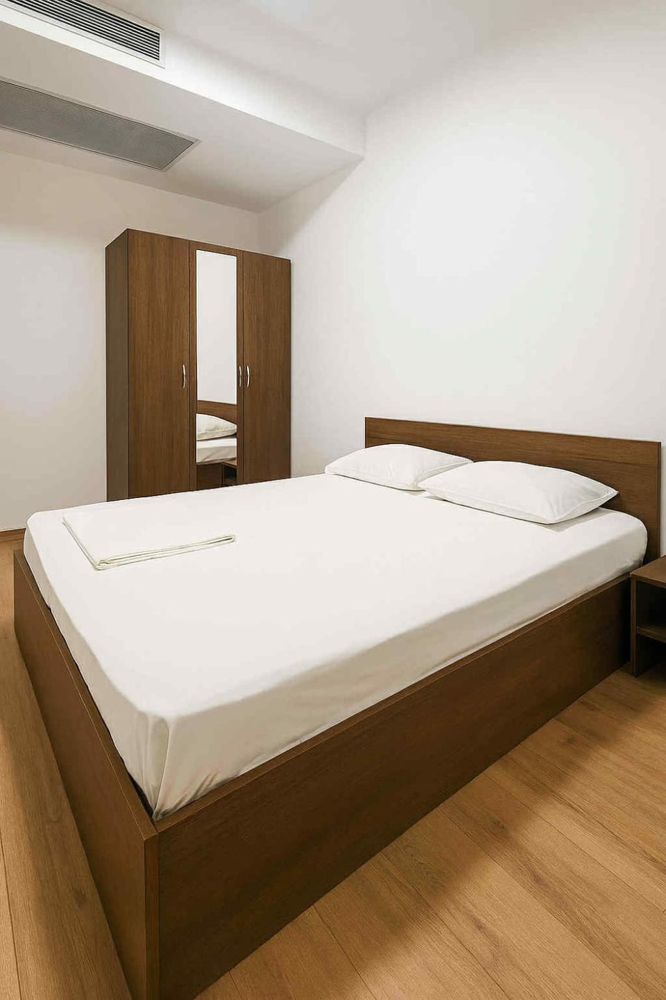 Bed, Photo of the whole room, Bedroom, wardrobe