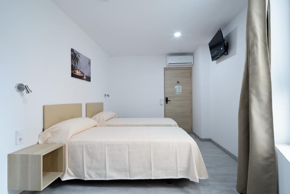 TV and multimedia, Bedroom, air conditioner