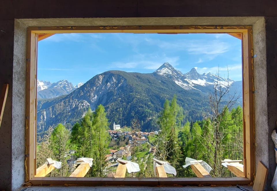 Nearby landmark, Day, Natural landscape, Living room, Garden view, Mountain view
