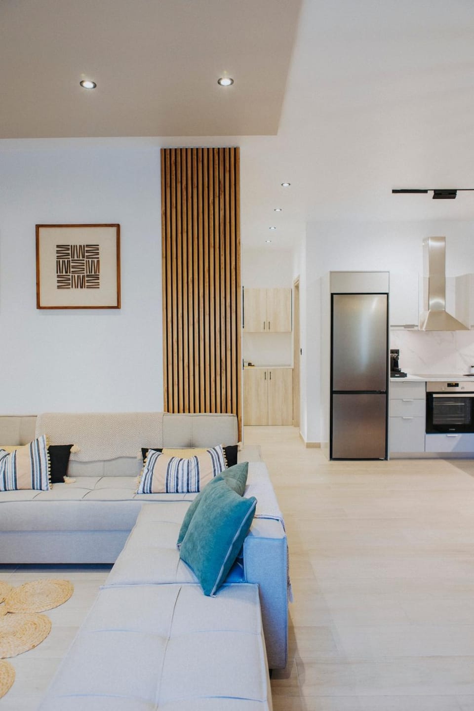 Kitchen or kitchenette, Living room, oven, washing machine