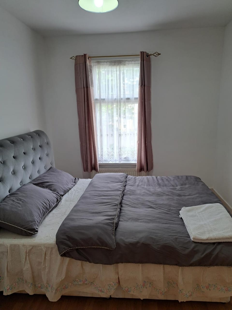 London Ilford town house - close to train station Vacation rental in Barking