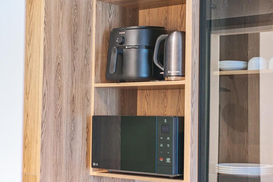 Coffee/tea facilities, Kitchen or kitchenette, microwave