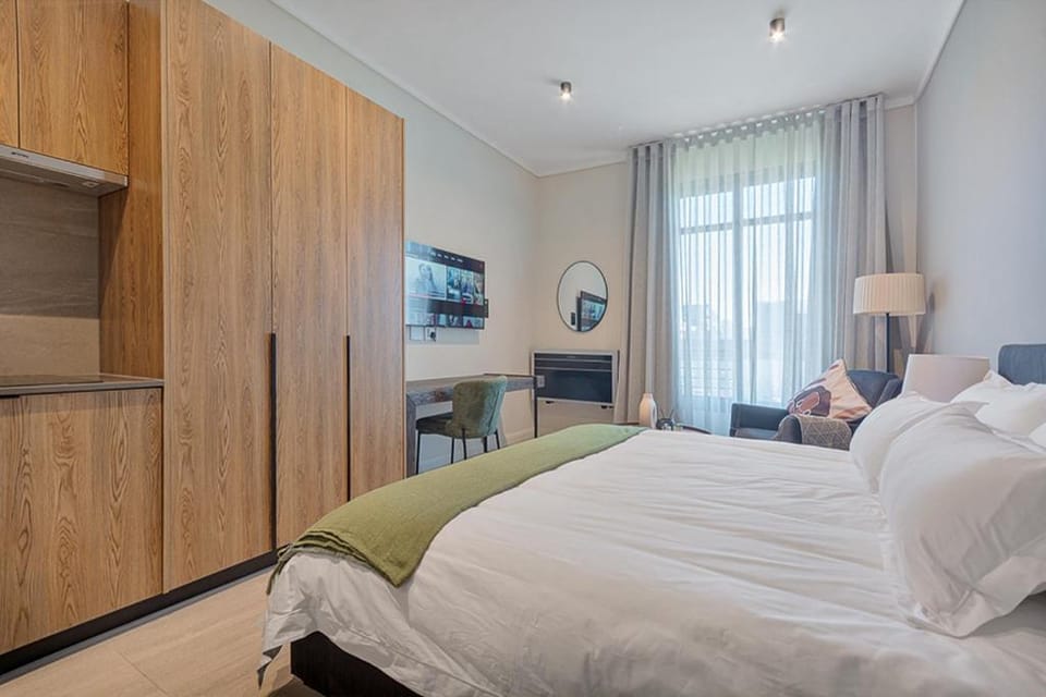 Bed, Kitchen or kitchenette, Bedroom, wardrobe