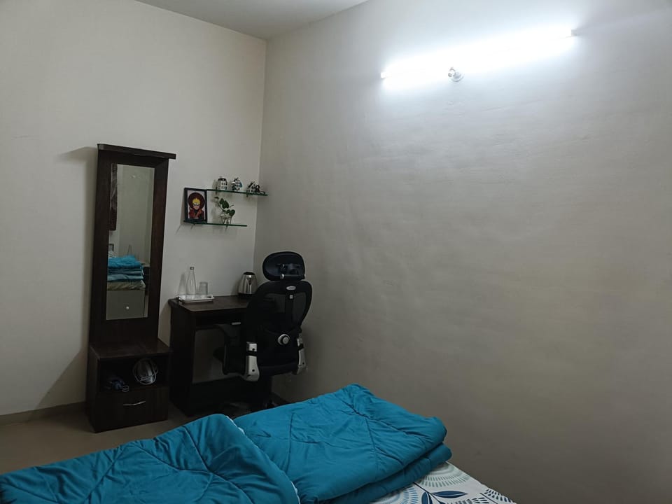 Cozy Bedroom for Female Couple Family Vacation rental in Pune