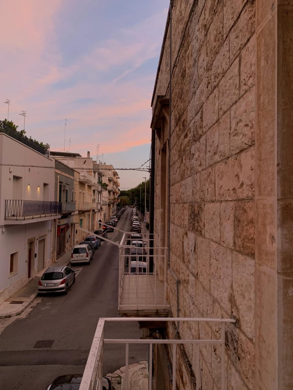 Balcony/Terrace, Street view, Parking