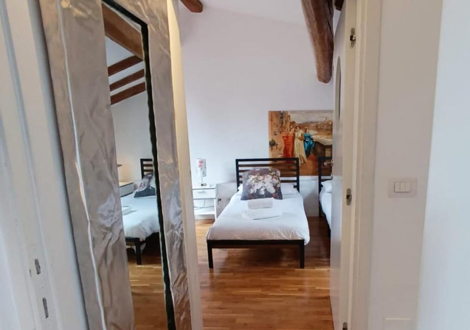 Bed, Bedroom, wardrobe, air conditioner