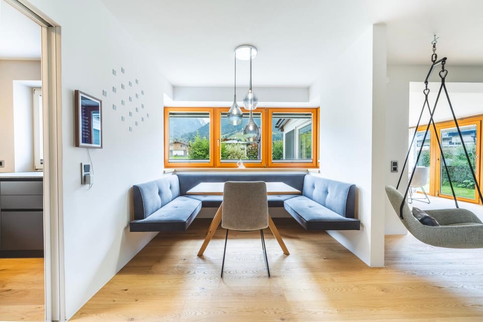 Dining area, Breakfast