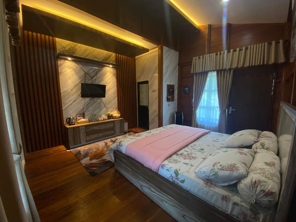 Bed, TV and multimedia, Photo of the whole room, Seating area, Bedroom, towels