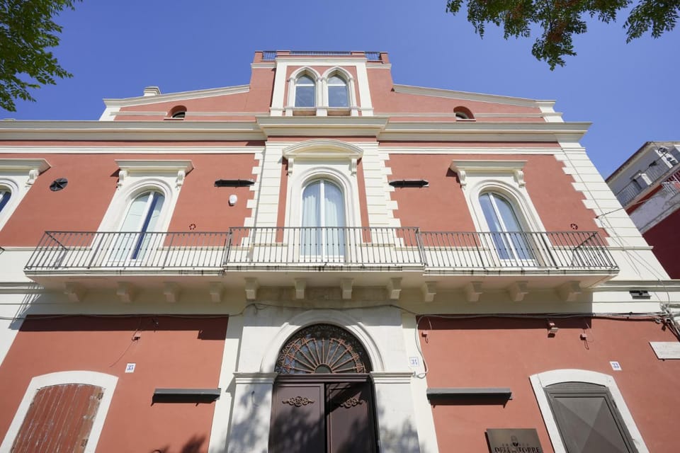 Palazzo della Torre 002 - Historical modern stay Apartment in Bari