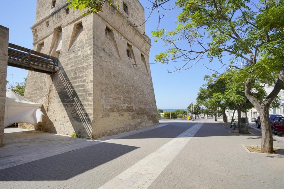 Palazzo della Torre 002 - Historical modern stay Apartment in Bari