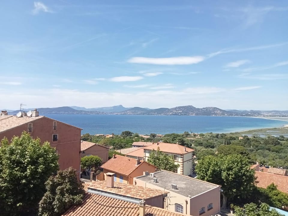 Studio VUE MAGNIFIQUE SUR LA MER Apartment in Hyères
