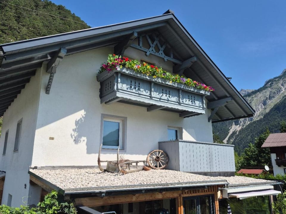 Property building, Balcony/Terrace