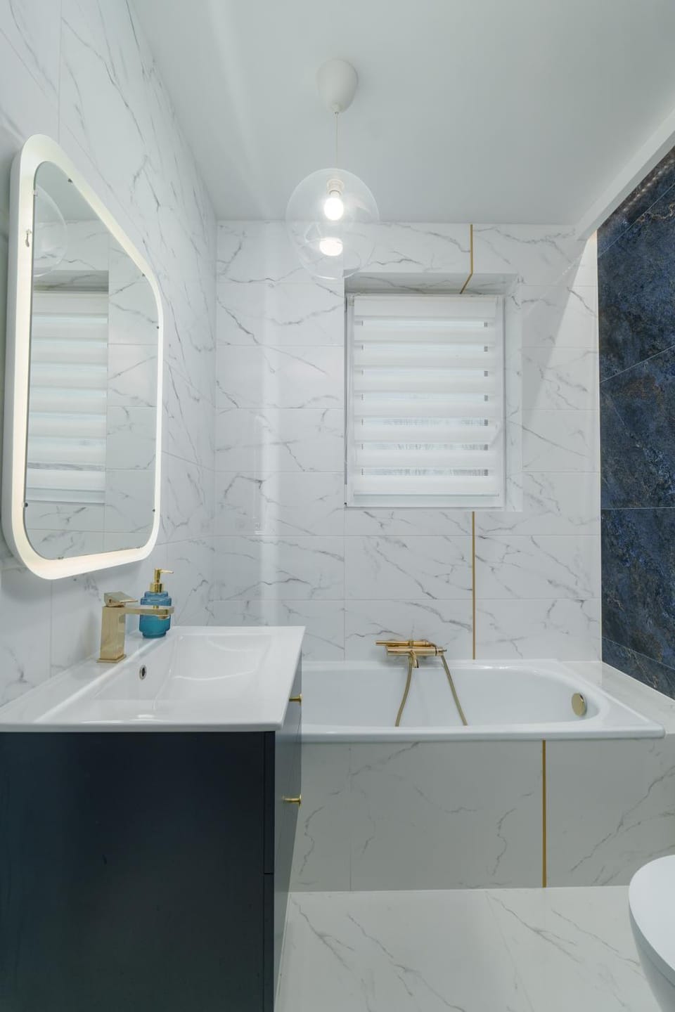 Bathroom, Bath, towels
