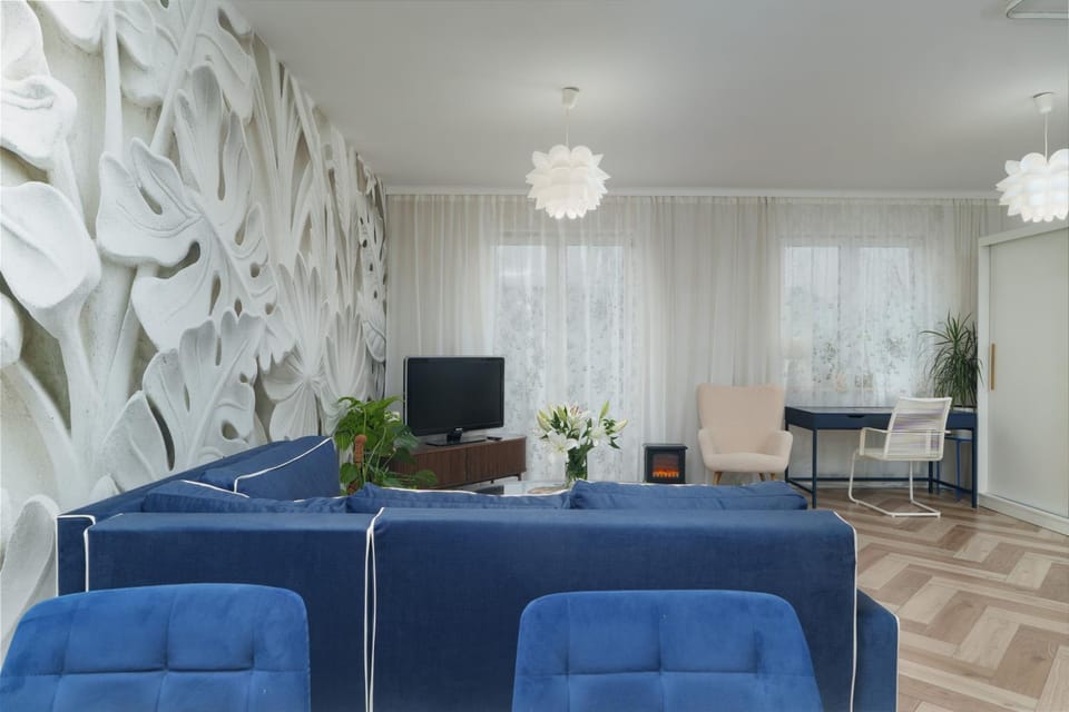 Communal lounge/ TV room, Living room, Seating area