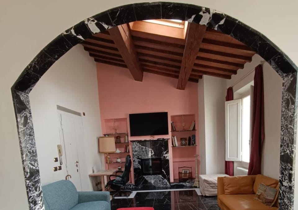 Bed, TV and multimedia, Living room, air conditioner