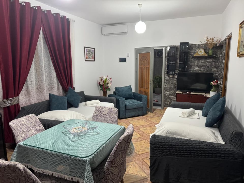 Elmir apartament's Bed and Breakfast in Ksamil