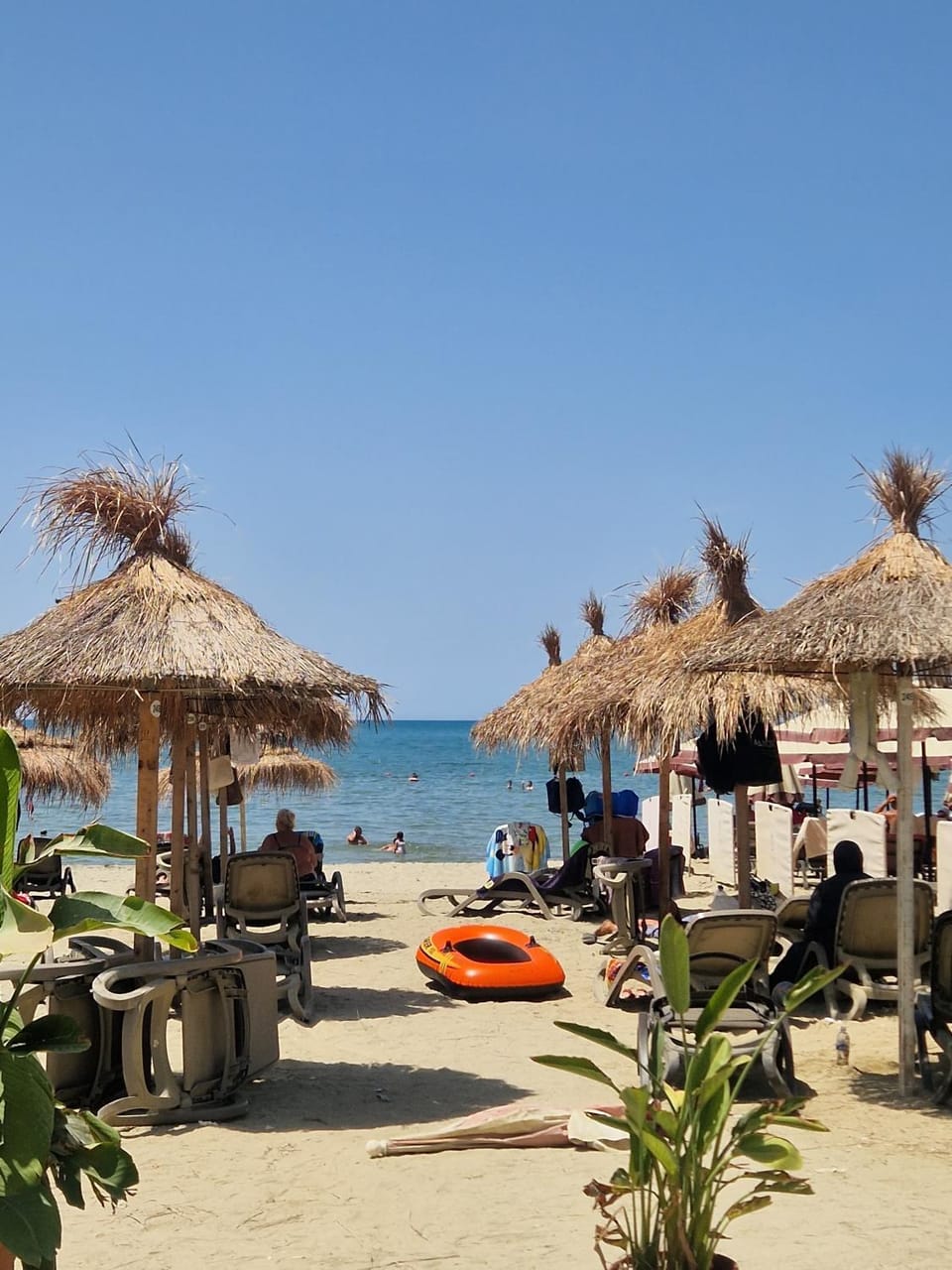 Nearby landmark, Day, People, Natural landscape, Beach, Beach, Sea view, group of guests, sunbed