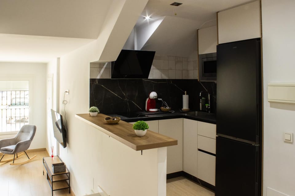 Kitchen or kitchenette, Dining area, dishwasher, pet friendly