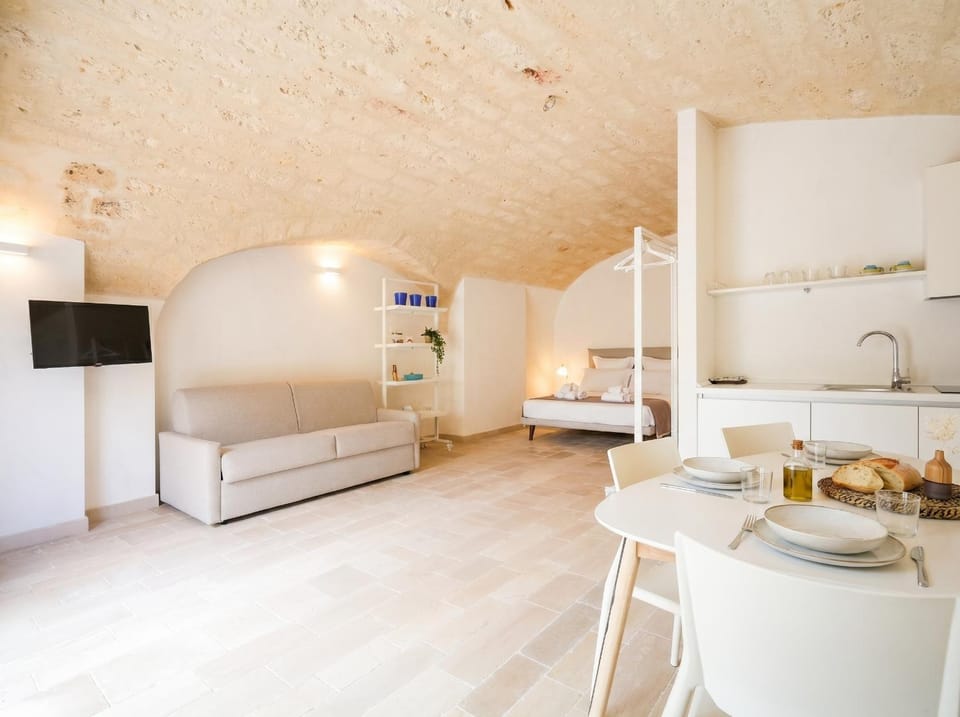 Palazzo della Torre 003 - Historical modern stay Apartment in Bari