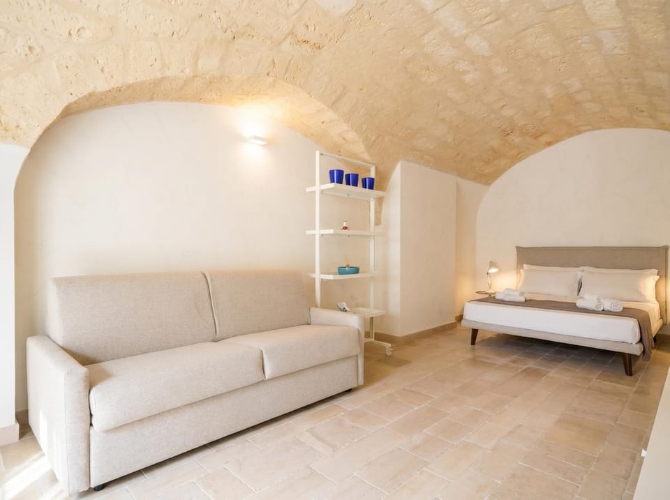 Palazzo della Torre 003 - Historical modern stay Apartment in Bari