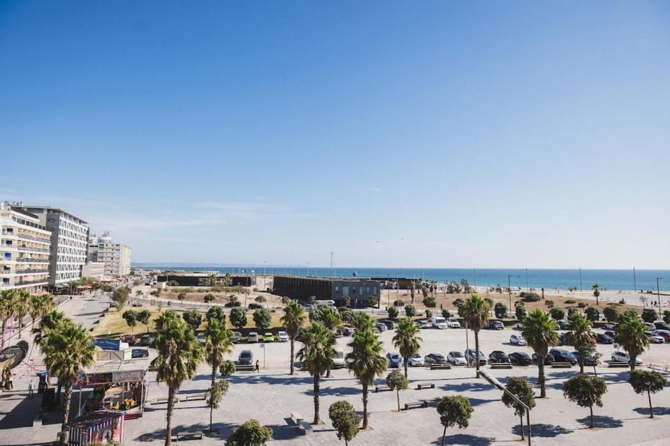 Nearby landmark, Day, Neighbourhood, Natural landscape, Beach, Sea view, Location