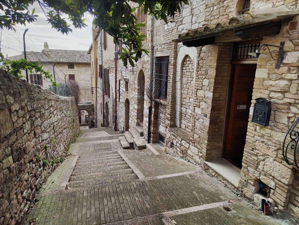 MyAssisiSuite - All'Ombra di Santa Chiara - Dimora Storica con Idromassaggio - Un Unico Spazio di 140mq - Assisi Centro - Accoglienza e Check Live - Mówimy po polsku Apartment in Assisi