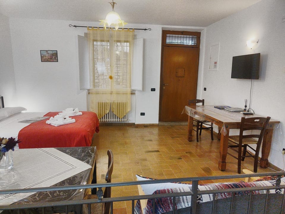 MyAssisiSuite - All'Ombra di Santa Chiara - Dimora Storica con Idromassaggio - Un Unico Spazio di 140mq - Assisi Centro - Accoglienza e Check Live - Mówimy po polsku Apartment in Assisi