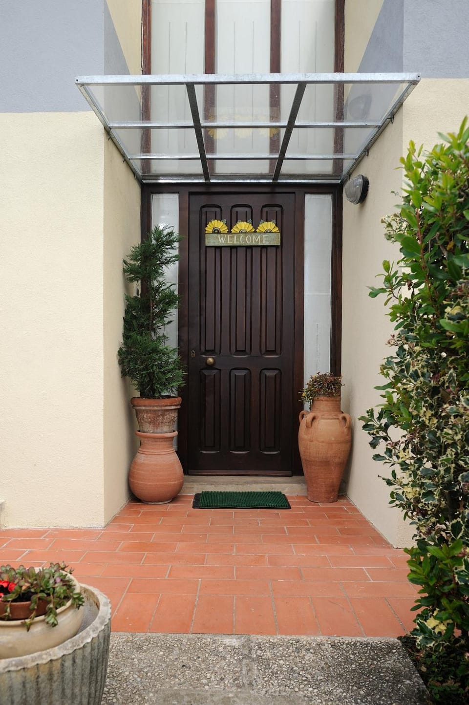 Facade/entrance