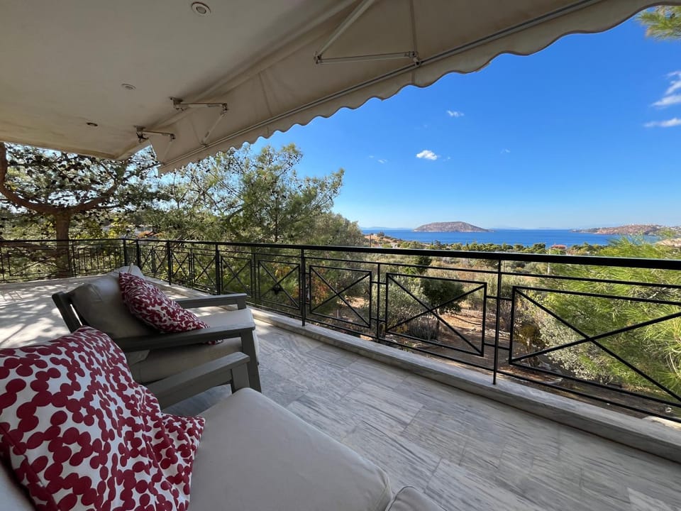 Day, Natural landscape, View (from property/room), Balcony/Terrace, Balcony/Terrace, Seating area, Sea view