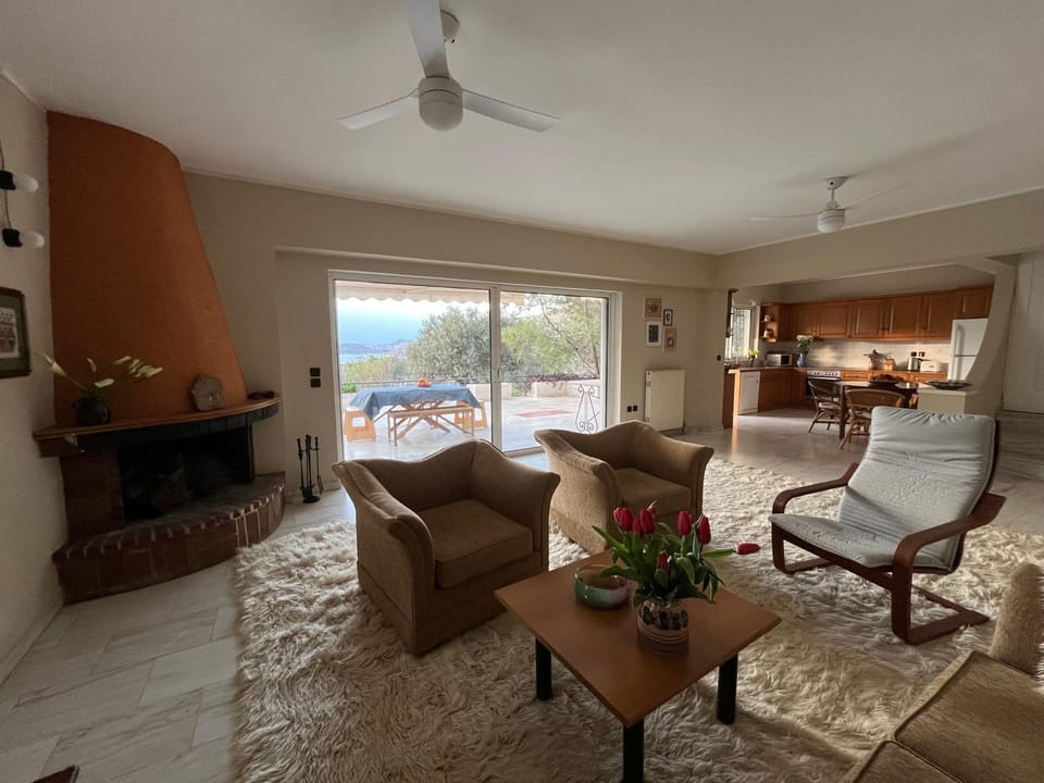 View (from property/room), Balcony/Terrace, Living room, Seating area, Dining area, fireplace