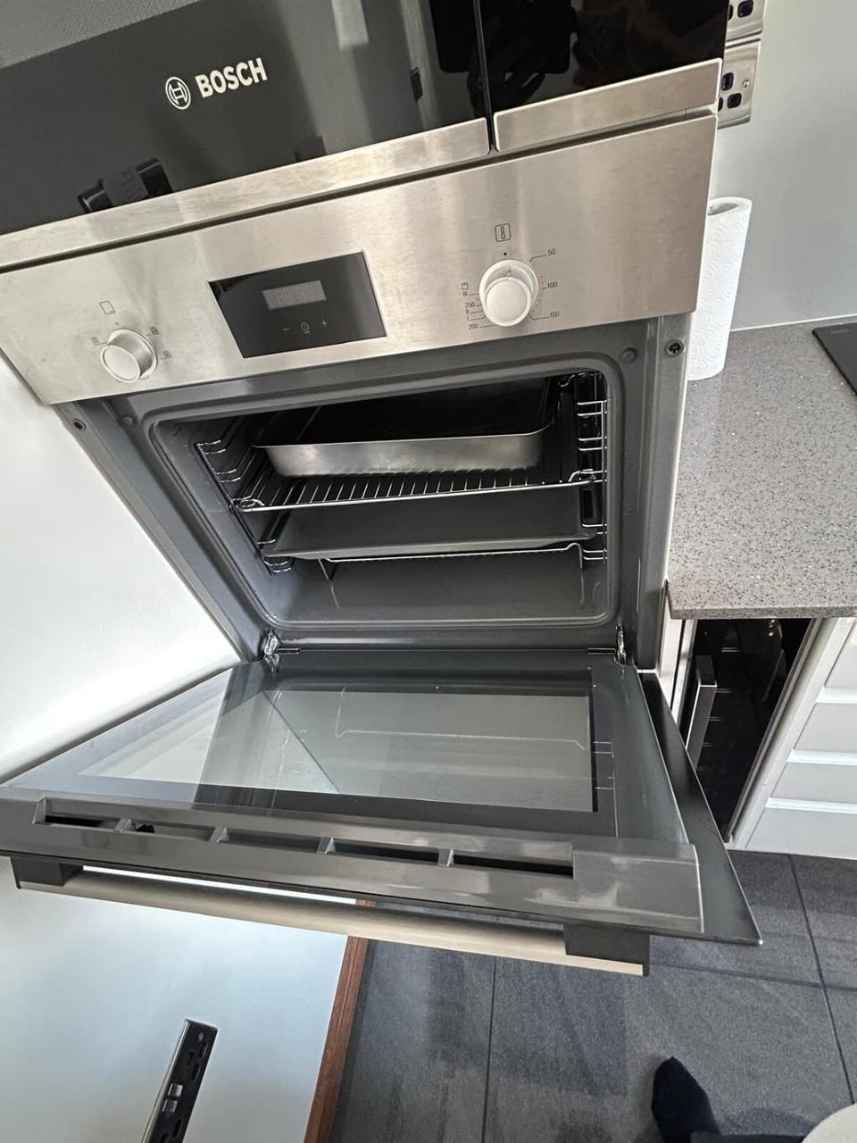Kitchen or kitchenette, oven