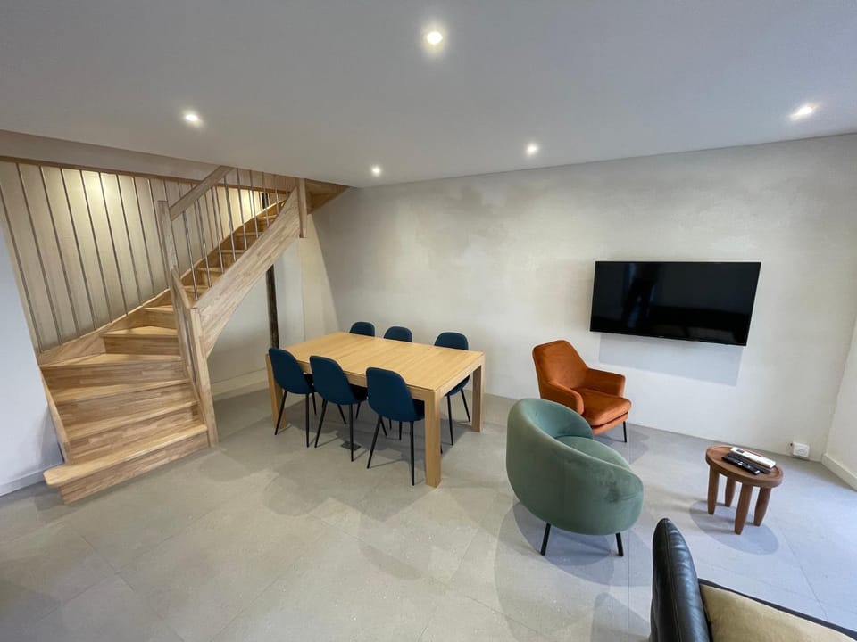 TV and multimedia, Living room, Seating area